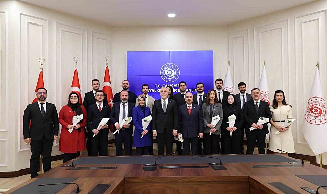 Bakan Işıkhan, eczacılarla bir araya geldi