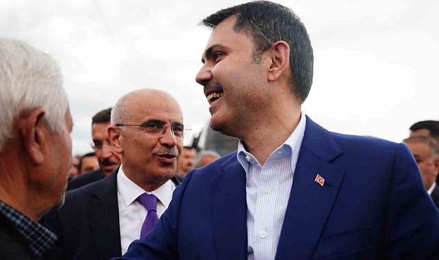 Bakan Kurum, köy evine konuk oldu