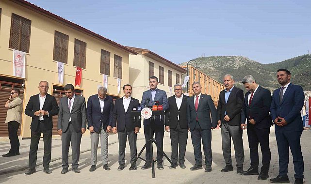 Bakan Kurum: "Deprem bölgesinde 250 bininci konutun anahtarını Cumhurbaşkanımız ve Azerbeycan Cumhurbaşkanı Aliyev'in teşrifleriyle teslim edeceğiz"