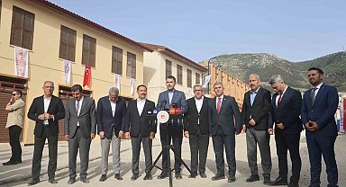 Bakan Kurum: "Deprem bölgesinde 250 bininci konutun anahtarını Cumhurbaşkanımız ve Azerbeycan Cumhurbaşkanı Aliyev'in teşrifleriyle teslim edeceğiz"