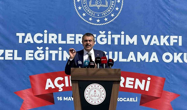 Bakan Tekin: "Türkiye, neredeyse tüm dersliklerinde akıllı tahta bulunduran dünyadaki tek ülke konumunda"