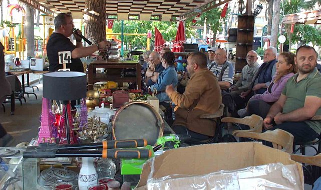 Balıkesir'de ikinci el mezadı ilgi gördü