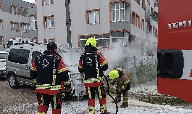 Bandırma'da araç yangını korkuttu