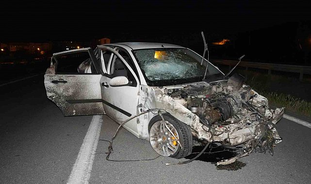 Bariyerlere çarpan araçtan fırladı: Kimliği belirsiz kişi olay yerinde can verdi