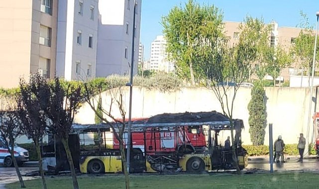 Başakşehir'de İETT otobüsü alev alev yandı