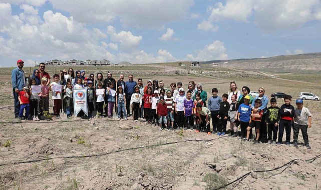 Başkan Çolakbayrakdar: "İklim değişikliğiyle mücadelenin en etkili yolu ağaç dikmektir"