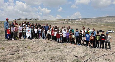 Başkan Çolakbayrakdar: "İklim değişikliğiyle mücadelenin en etkili yolu ağaç dikmektir"