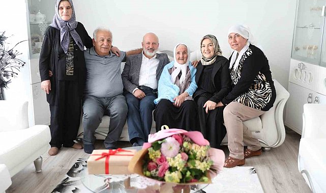 Başkan Çolakbayrakdar'dan 109 yaşındaki Şemşi Nine'ye Anneler Günü sürprizi
