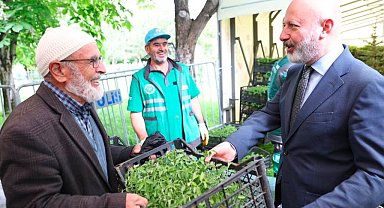 Başkan Çolakbayrakdar'dan organik domates fidesi dağıtımına davet