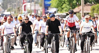 Başkan Kotan Konyaaltılılar ile bisiklet sürdü