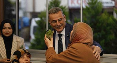 Başkan Kurnaz, anneleri unutmadı