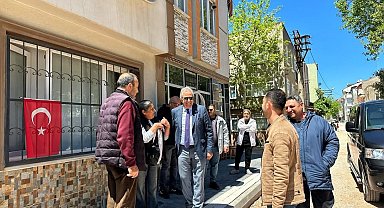 Başkan Mirza, Çınarlı Mahallesi'ndeki yol ve kaldırım çalışmalarını inceledi