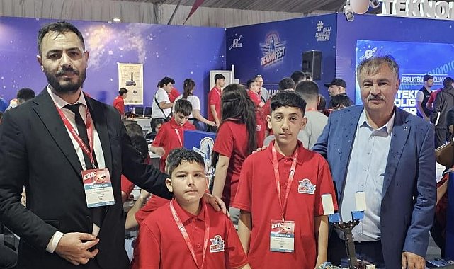 Başkan Pütün, Beyağaçlı öğrencileri KKTC TEKNOFEST'te yalnız bırakmadı
