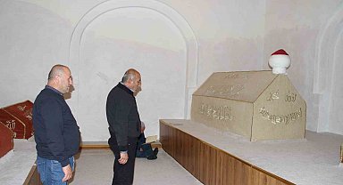 Batı Karadeniz'in fatihi Emir Karatekin Bey'in kabri asırlardır ziyaretçilerini ağırlıyor