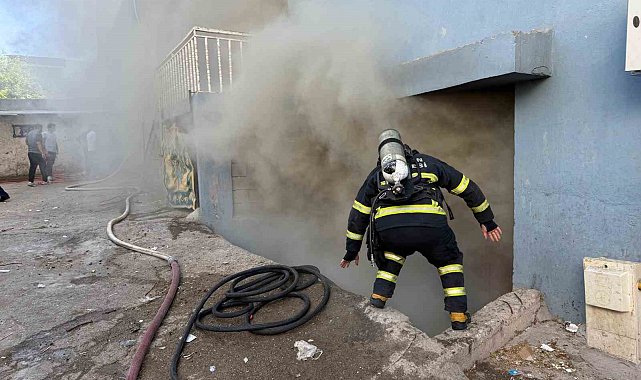 Batman'da apartmanın bodrum katında yangın