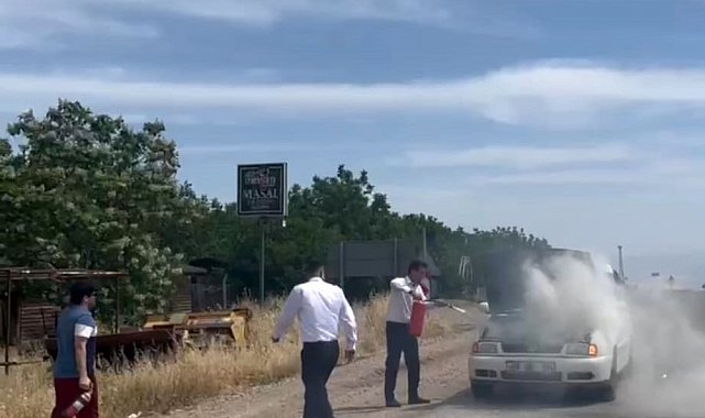 Batman'da otomobilde çıkan yangını şoförler söndürdü