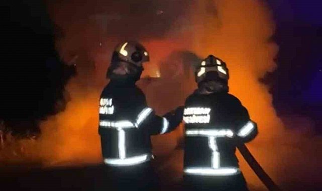 Batman'da seyir halindeki tır alev aldı