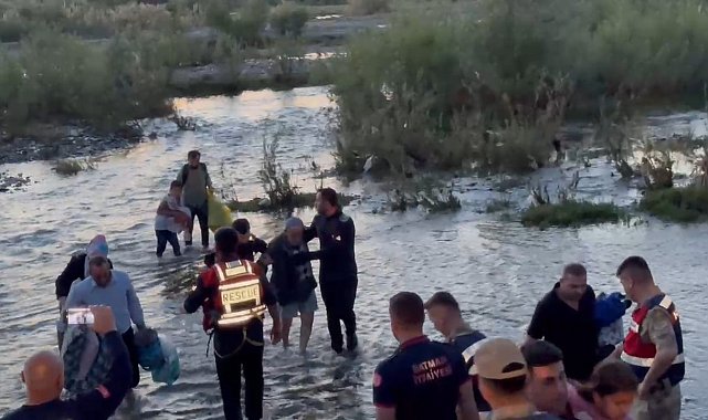 Batman'da su seviyesinin yükseldiği alanda mahsur kalan 25 kişi kurtarıldı
