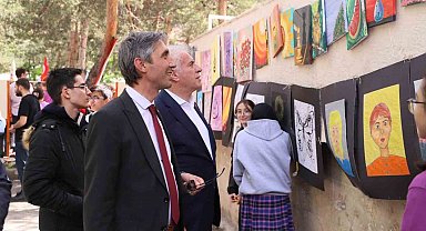 Bayburt'ta öğrencilerin projeleri Bilim Fuarı'nda sergilendi