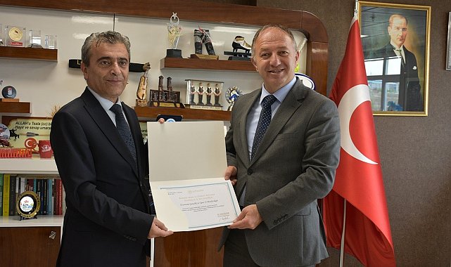 Bedir'den Çakmur'a teşekkür sertifikası