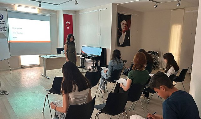 Belediyenin "Psikoeğitim Seminerleri" liseler ile devam etti