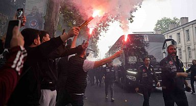 Beşiktaşlı taraftarlar, takımlarını şampiyon gibi karşıladı