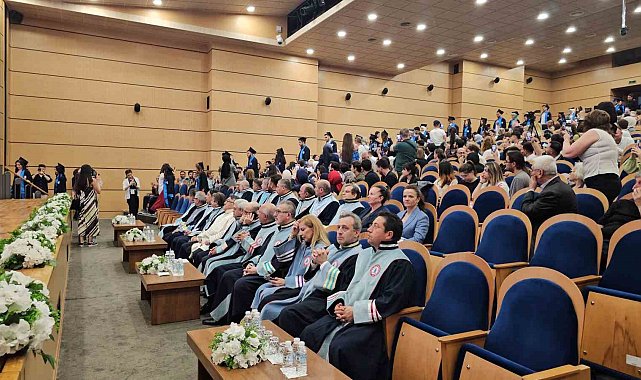 BEUN'de mezuniyet coşkusu: Sanat ve iletişimin gücüyle geleceğe uğurlandılar