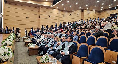 BEUN'de mezuniyet coşkusu: Sanat ve iletişimin gücüyle geleceğe uğurlandılar