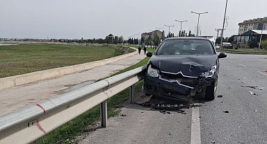 Beyşehir'de otomobiller çarpıştı: 2 yaralı