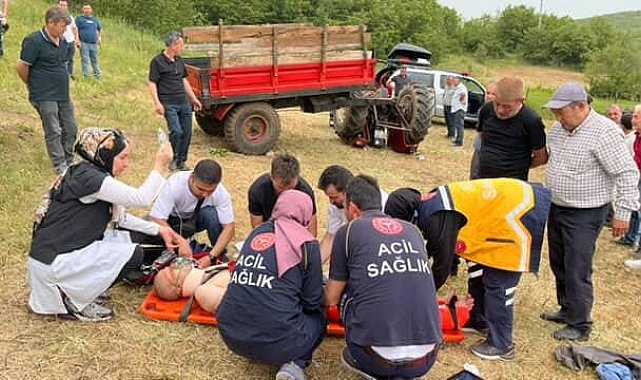 Bilecik'te devrilen traktörün altında kalan sürücü ağır yaralandı