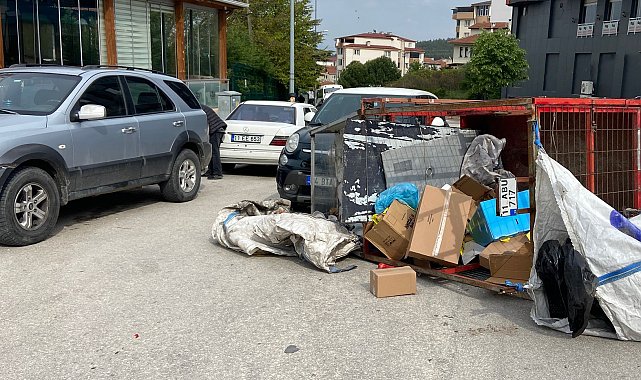 Bilecik'te seyir halinde devrilen motosiklet sürücüsü yaralandı