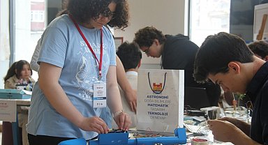 Bilim Zeytinburnu İlk 'Deneyap Teknoloji Atölyesi' mezunlarını verdi