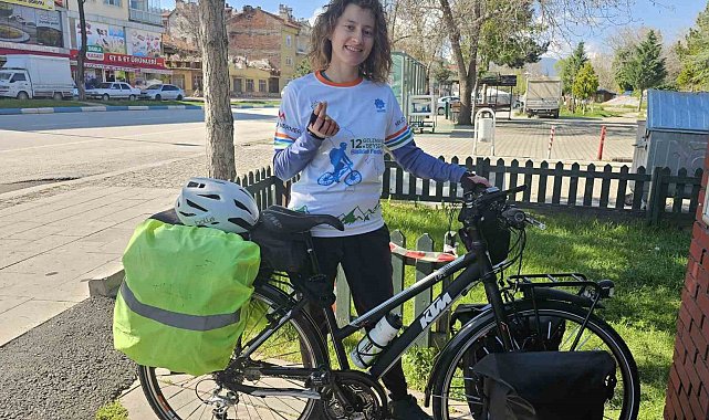 Bisikletiyle Avusturya'dan tura çıkan bisikletçi Beyşehir'de mola verdi