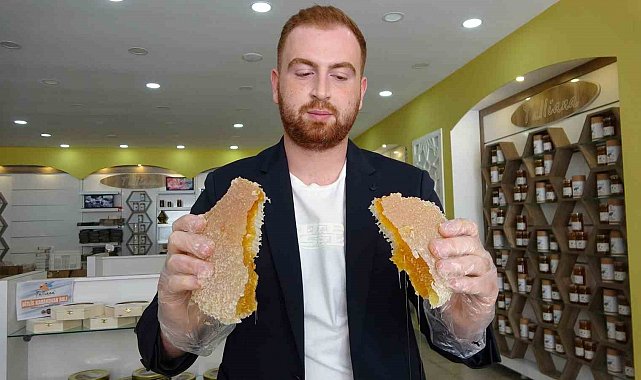 Bitlis balı Paris'te bir kez daha 'Altın Bal' ödülü aldı