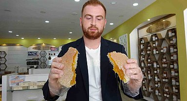 Bitlis balı Paris'te bir kez daha 'Altın Bal' ödülü aldı