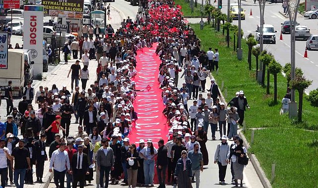 Bitlis'te Gençlik Festivali ve Kitap Fuarı başladı