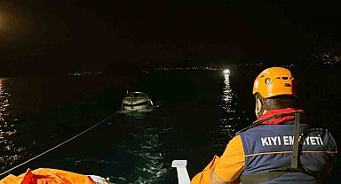 Bodrum açıklarında arızalanan tekneyi KIYEM ekipleri kurtardı