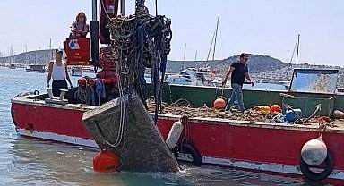 Bodrum'da tonoz temizliği sürüyor