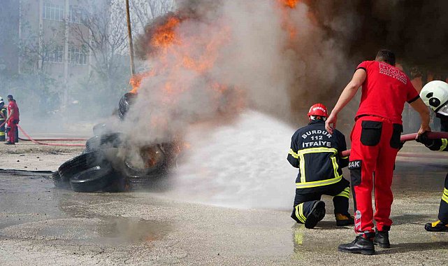 Burdur'da 96 itfaiyeci, koordinasyon ve kriz yönetimi tatbikatı yaptı