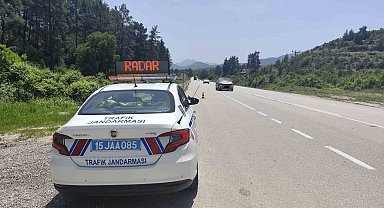 Burdur'da trafik denetimlerinde 7 bin 462 araç kontrol edildi