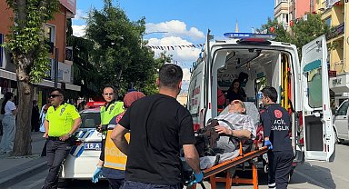 Burdur'da yolun karşısına geçmek isteyen yaşlı adama otomobil çarptı