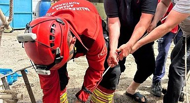 Burhaniye'de kuyudan kuzu kurtarma operasyonu