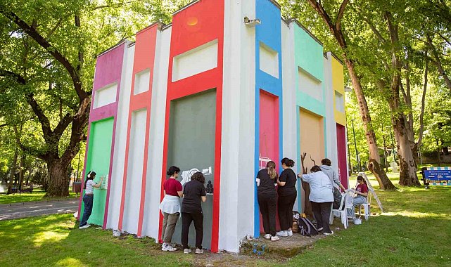 Bursa, gençlerle birlikte renkleniyor