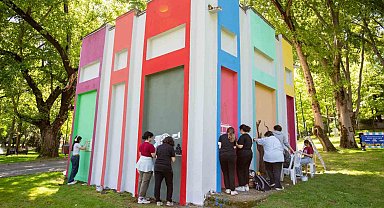 Bursa, gençlerle birlikte renkleniyor