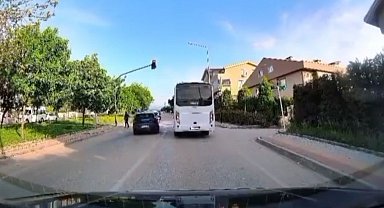 Bursa trafiğinde tehlikeli anlar kameralara yansıdı