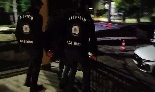 Bursa'da 27 yıl hapis cezasıyla aranan şüpheliye baca deliğinden operasyon yaptılar