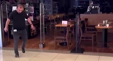 Bursa'da bir alışveriş merkezini su bastı