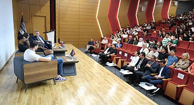 Bursaspor Basketbol Başkanı Sezgin Mudanya Üniversitesi'nde öğrencilerle buluştu