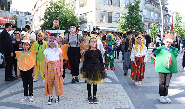 Büyükçekmece'de Tiyatro Festivali'nin perdesi açıldı