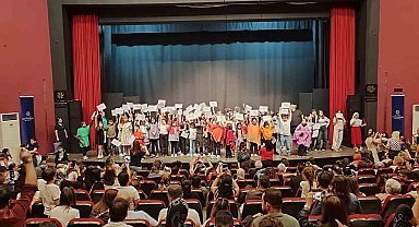 Büyükşehir Belediyesi'nin Drama Atölyesi'ndeki minikler hünerlerini sergiledi